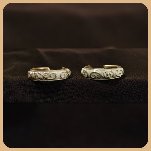 LIZ CLAIBORNE || Drop Necklace & Hoop Earrings - Picture 6 of 6